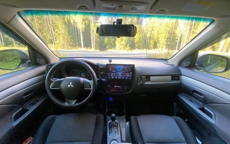 Mitsubishi Outlander III рестайлинг 3, 2013 год, 1 150 000 рублей, 12 фотография