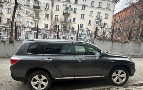 Toyota Highlander III, 2011 год, 2 040 000 рублей, 2 фотография