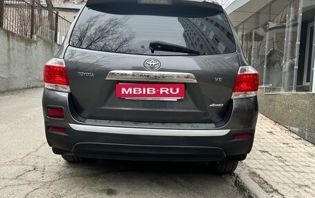Toyota Highlander III, 2011 год, 2 040 000 рублей, 4 фотография