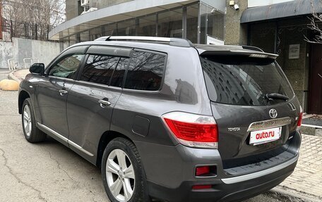 Toyota Highlander III, 2011 год, 2 040 000 рублей, 5 фотография