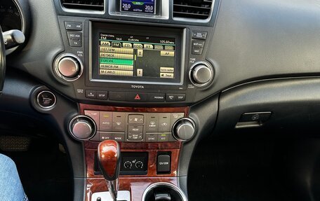 Toyota Highlander III, 2011 год, 2 040 000 рублей, 12 фотография