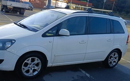 Opel Zafira B, 2012 год, 650 000 рублей, 2 фотография