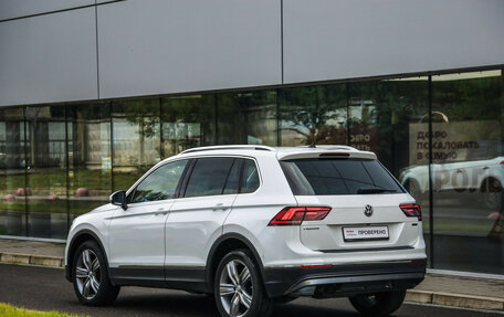 Volkswagen Tiguan II, 2019 год, 2 499 000 рублей, 8 фотография