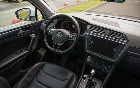 Volkswagen Tiguan II, 2019 год, 2 499 000 рублей, 10 фотография
