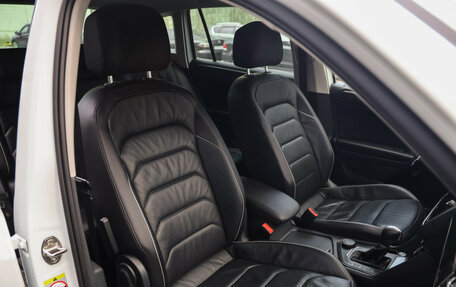 Volkswagen Tiguan II, 2019 год, 2 499 000 рублей, 25 фотография
