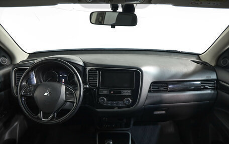 Mitsubishi Outlander III рестайлинг 3, 2019 год, 1 749 000 рублей, 9 фотография