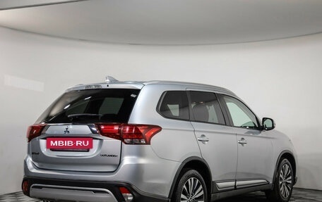 Mitsubishi Outlander III рестайлинг 3, 2019 год, 1 749 000 рублей, 5 фотография