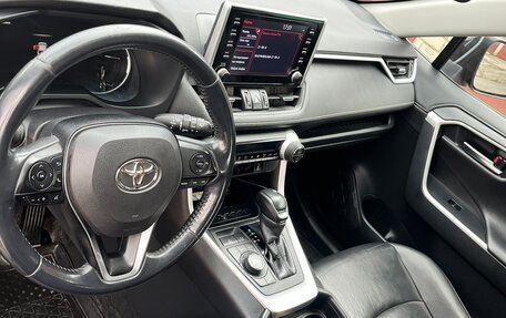 Toyota RAV4, 2019 год, 2 900 000 рублей, 4 фотография