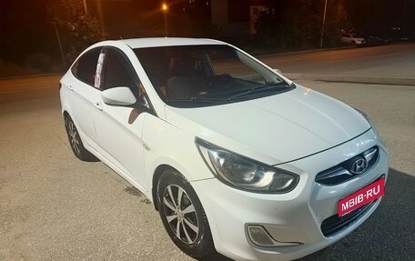 Hyundai Solaris II рестайлинг, 2013 год, 475 000 рублей, 1 фотография