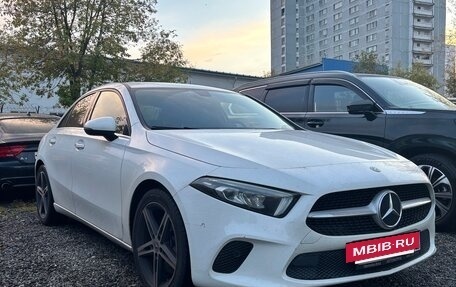 Mercedes-Benz A-Класс, 2019 год, 2 500 000 рублей, 4 фотография