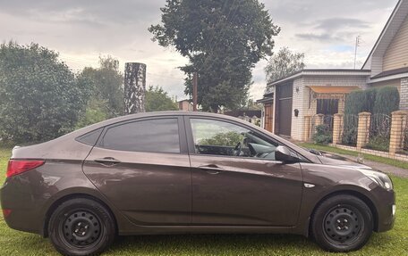 Hyundai Solaris II рестайлинг, 2015 год, 950 000 рублей, 2 фотография
