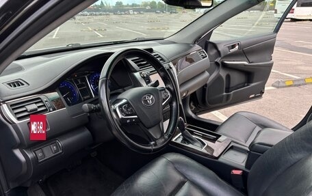 Toyota Camry, 2017 год, 1 820 000 рублей, 6 фотография
