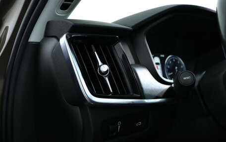 Volvo V90 Cross Country I рестайлинг, 2017 год, 3 280 000 рублей, 23 фотография
