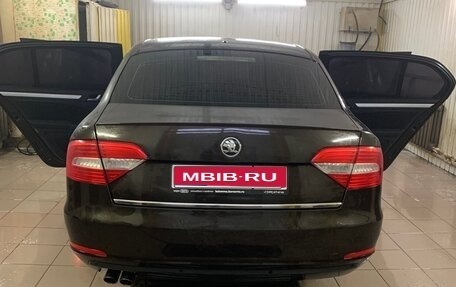 Skoda Superb III рестайлинг, 2013 год, 980 000 рублей, 1 фотография