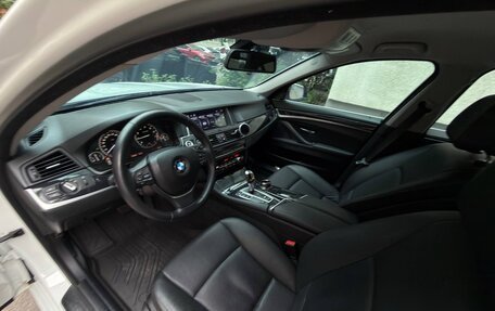 BMW 5 серия, 2012 год, 2 100 000 рублей, 11 фотография