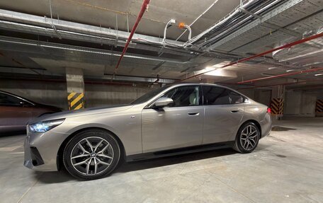 BMW 5 серия, 2025 год, 7 350 000 рублей, 10 фотография