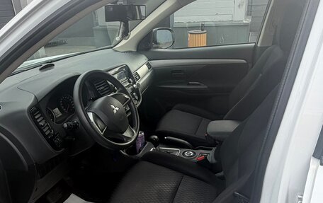 Mitsubishi Outlander III рестайлинг 3, 2012 год, 1 600 000 рублей, 3 фотография