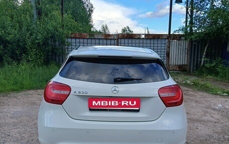 Mercedes-Benz A-Класс, 2014 год, 1 750 000 рублей, 4 фотография
