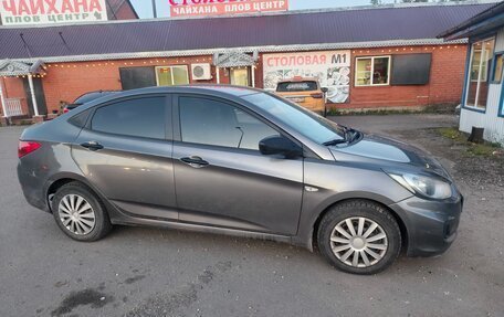 Hyundai Solaris II рестайлинг, 2011 год, 600 000 рублей, 4 фотография