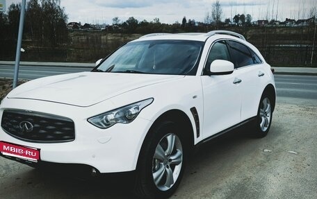 Infiniti FX II, 2011 год, 1 540 000 рублей, 1 фотография