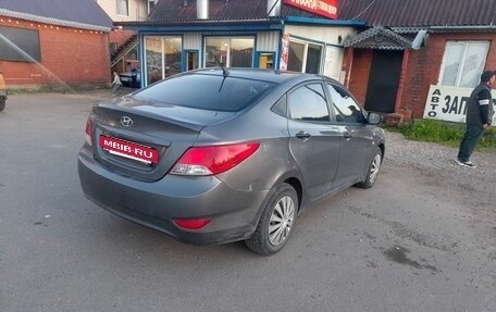 Hyundai Solaris II рестайлинг, 2011 год, 600 000 рублей, 3 фотография
