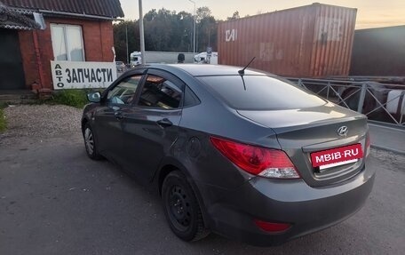 Hyundai Solaris II рестайлинг, 2011 год, 600 000 рублей, 5 фотография