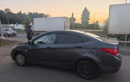 Hyundai Solaris II рестайлинг, 2011 год, 600 000 рублей, 6 фотография