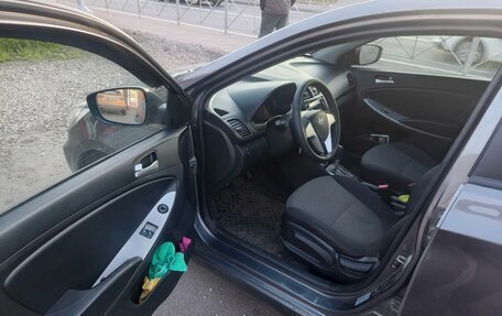 Hyundai Solaris II рестайлинг, 2011 год, 600 000 рублей, 7 фотография