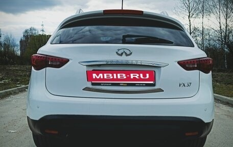 Infiniti FX II, 2011 год, 1 540 000 рублей, 4 фотография