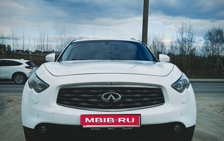 Infiniti FX II, 2011 год, 1 540 000 рублей, 3 фотография