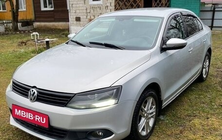 Volkswagen Jetta VI, 2011 год, 950 000 рублей, 1 фотография