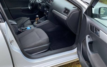 Volkswagen Jetta VI, 2011 год, 950 000 рублей, 9 фотография
