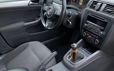 Volkswagen Jetta VI, 2011 год, 950 000 рублей, 10 фотография