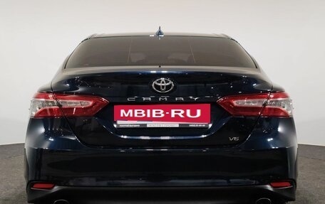 Toyota Camry, 2018 год, 3 090 000 рублей, 6 фотография