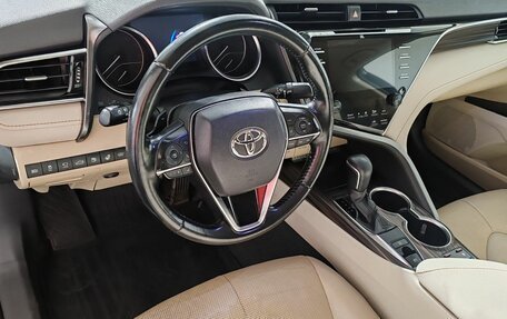 Toyota Camry, 2018 год, 3 090 000 рублей, 12 фотография