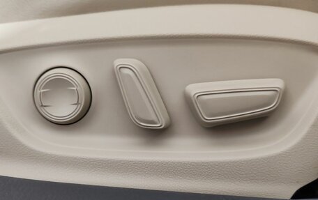 Toyota Camry, 2018 год, 3 090 000 рублей, 20 фотография