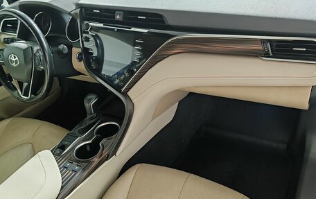 Toyota Camry, 2018 год, 3 090 000 рублей, 15 фотография
