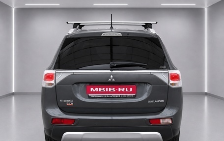Mitsubishi Outlander III рестайлинг 3, 2014 год, 1 320 000 рублей, 3 фотография