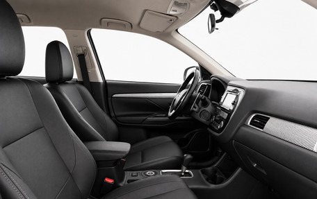 Mitsubishi Outlander III рестайлинг 3, 2014 год, 1 320 000 рублей, 12 фотография