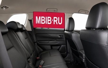 Mitsubishi Outlander III рестайлинг 3, 2014 год, 1 320 000 рублей, 13 фотография