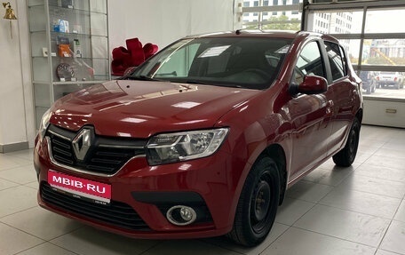 Renault Sandero II рестайлинг, 2021 год, 900 000 рублей, 1 фотография