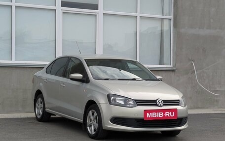 Volkswagen Polo VI (EU Market), 2011 год, 585 000 рублей, 3 фотография