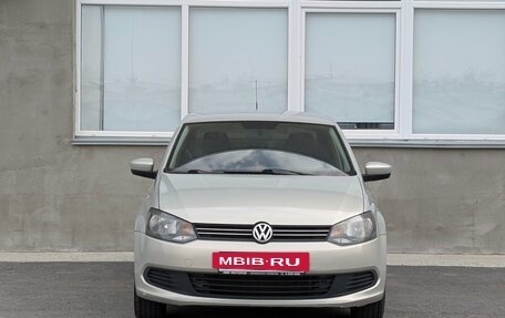 Volkswagen Polo VI (EU Market), 2011 год, 585 000 рублей, 2 фотография