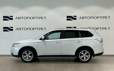 Mitsubishi Outlander III рестайлинг 3, 2014 год, 1 199 000 рублей, 4 фотография