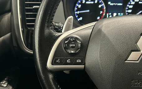 Mitsubishi Outlander III рестайлинг 3, 2014 год, 1 199 000 рублей, 13 фотография