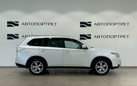 Mitsubishi Outlander III рестайлинг 3, 2014 год, 1 199 000 рублей, 8 фотография