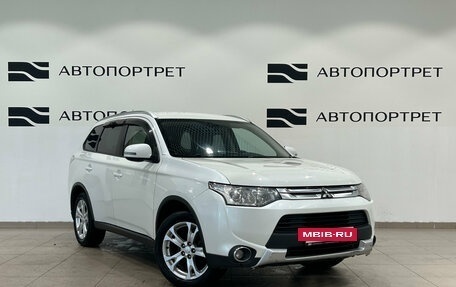 Mitsubishi Outlander III рестайлинг 3, 2014 год, 1 199 000 рублей, 9 фотография