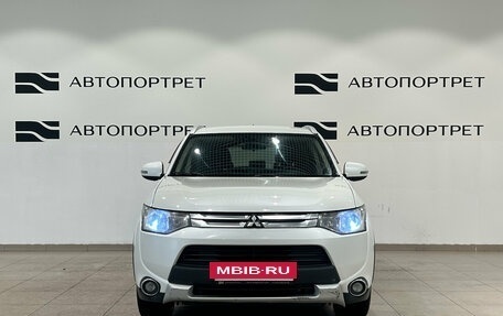 Mitsubishi Outlander III рестайлинг 3, 2014 год, 1 199 000 рублей, 10 фотография