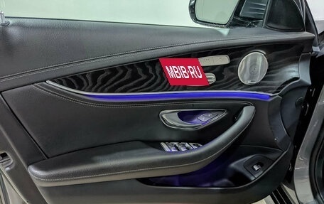 Mercedes-Benz E-Класс, 2018 год, 3 455 000 рублей, 19 фотография
