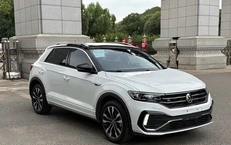 Volkswagen T-Roc I, 2023 год, 1 350 001 рублей, 5 фотография
